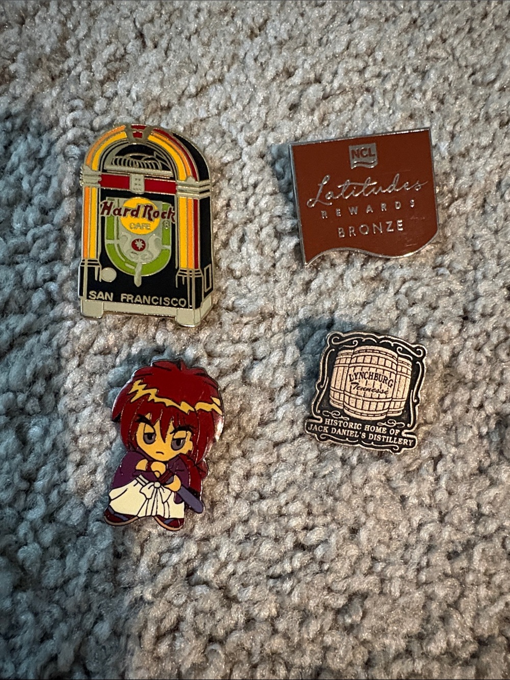 Hard Rock Cafe San Francisco Jukebox Enamel Pin - Black, Yellow, Red